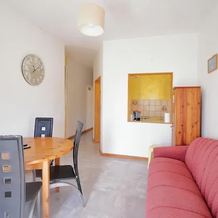 Dolman Apartment *
